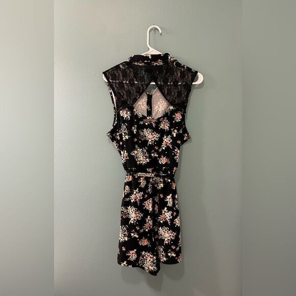 NWOT … Black Lace “Size: XXL - (19)” Floral Romper - Picture 2 of 3